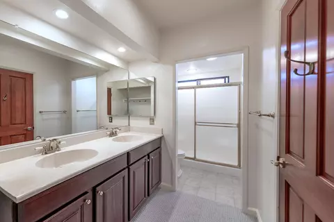 Bath - 5150 Concord Pl, Carpinteria, CA 93013 photo 1 of 2