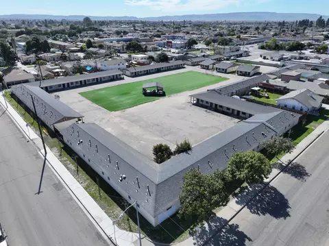 1324 N Broadway, Santa Maria, CA 93454