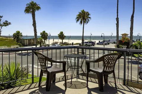 4980 Sandyland Rd #203, Carpinteria, CA 93013