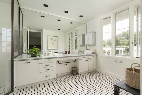 Bath - 690 San Ysidro Rd, Montecito, CA 93108 photo 1 of 4