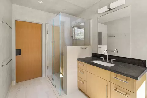 Bath - 892 Toro Canyon Rd, Montecito, CA 93108 photo 3 of 4