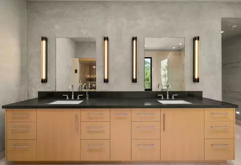 Bath - 892 Toro Canyon Rd, Montecito, CA 93108 photo 1 of 4