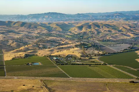 9760 Highway 101, Los Alamos, CA 93440