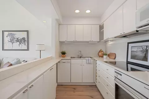 Kitchen - 3375 Foohill Rd #833, Carpinteria, CA 93013 photo 2 of 2