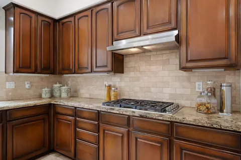 Kitchen - 252 King Daniel Ln, Goleta, CA 93117 photo 4 of 7