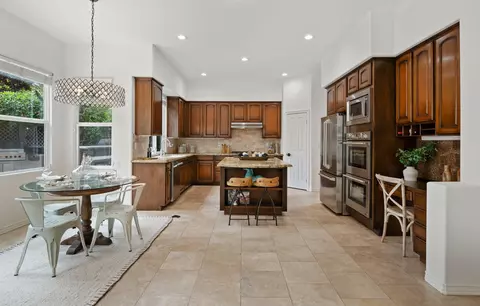 Kitchen - 252 King Daniel Ln, Goleta, CA 93117 photo 6 of 7