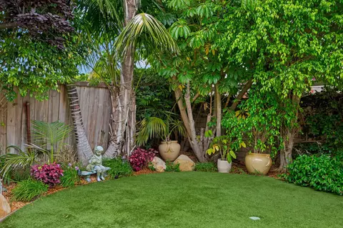 Exterior - 252 King Daniel Ln, Goleta, CA 93117 photo 4 of 5