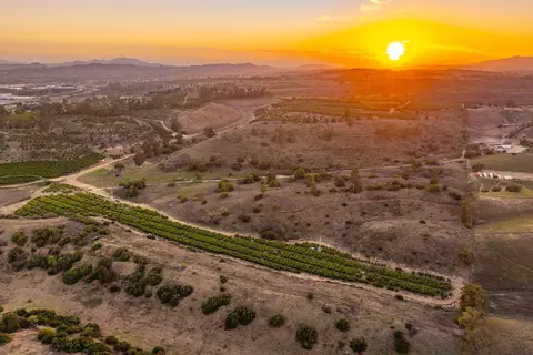 15299 Middle Ranch Rd, Out Of Area, CA 93021