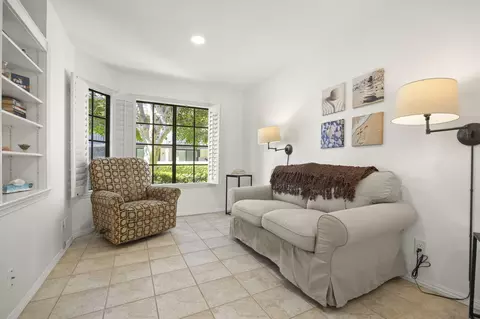 2171 Martinique Ln, Oxnard, CA 93035 photo 4