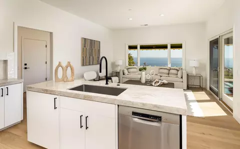Kitchen - 425 Calle Lippizana, Goleta, CA 93117 photo 2 of 3