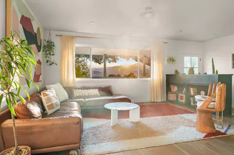 80 Watkins Way, Oak View, CA 93022