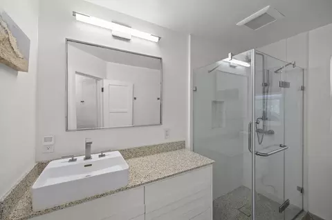 Bath - 301 Park Rd, Ojai, CA 93023 photo 1 of 2