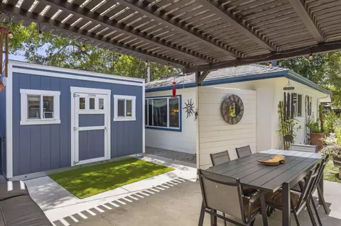 Exterior - 301 Park Rd, Ojai, CA 93023 photo 9 of 17