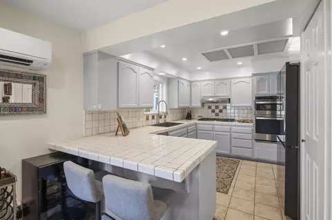 Kitchen - 301 Park Rd, Ojai, CA 93023 photo 1 of 3