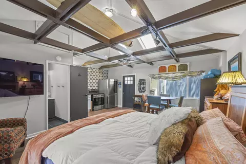 Bedroom - 301 Park Rd, Ojai, CA 93023 photo 4 of 5