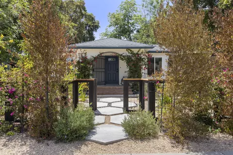 Exterior - 301 Park Rd, Ojai, CA 93023 photo 2 of 17