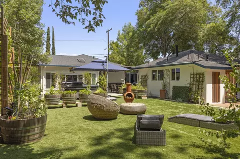 Exterior - 301 Park Rd, Ojai, CA 93023 photo 12 of 17