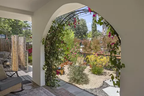 Exterior - 301 Park Rd, Ojai, CA 93023 photo 6 of 17
