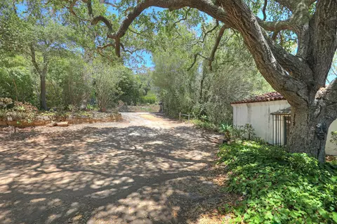 Exterior - 737 E Mountain Dr, Montecito, CA 93108 photo 3 of 8