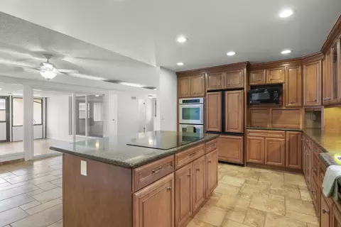 Kitchen - 741 Kentwood Dr, Oxnard, CA 93030 photo 5 of 5