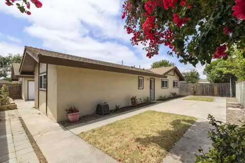 Exterior - 741 Kentwood Dr, Oxnard, CA 93030 photo 4 of 6