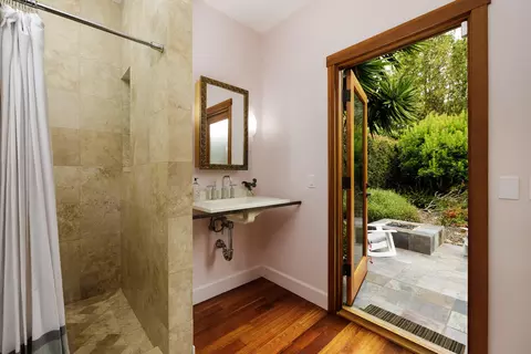 Bath - 1138 Vallecito Rd, Carpinteria, CA 93013 photo 2 of 2