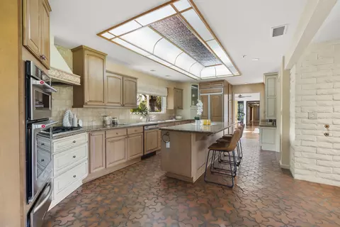 Kitchen - 230 Avocado Pl, Camarillo, CA 93010 photo 5 of 6