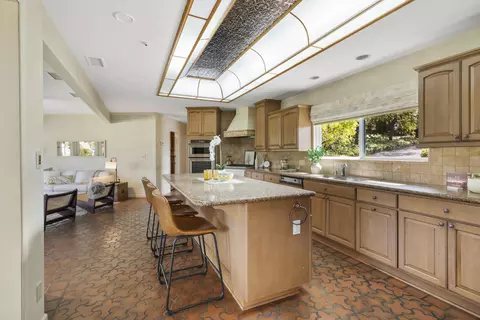 Kitchen - 230 Avocado Pl, Camarillo, CA 93010 photo 6 of 6