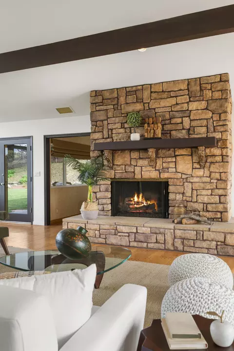 Living - 230 Avocado Pl, Camarillo, CA 93010 photo 3 of 4