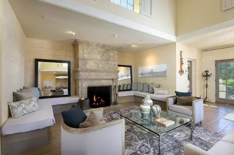 Living - 2899 Hidden Valley Ln, Montecito, CA 93108 photo 2 of 4