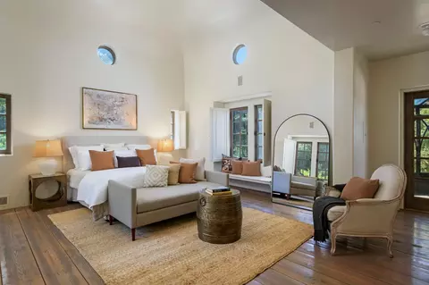 Bedroom - 2899 Hidden Valley Ln, Montecito, CA 93108 photo 1 of 5