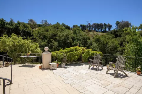 Exterior - 2899 Hidden Valley Ln, Montecito, CA 93108 photo 3 of 6