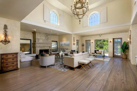 Living - 2899 Hidden Valley Ln, Montecito, CA 93108 photo 1 of 4