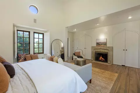 Bedroom - 2899 Hidden Valley Ln, Montecito, CA 93108 photo 2 of 5