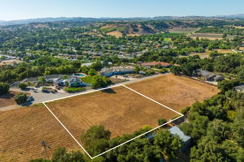2210 Hill Haven Rd, Solvang, CA 93463