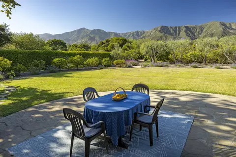 Exterior - 311 Meadowbrook Dr, Montecito, CA 93108 photo 5 of 10