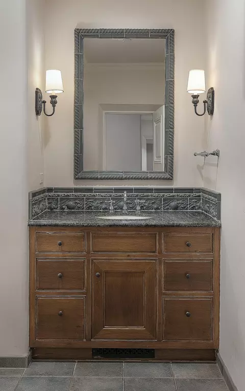Bath - 311 Meadowbrook Dr, Montecito, CA 93108 photo 3 of 3