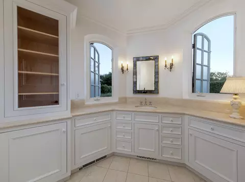 Bath - 311 Meadowbrook Dr, Montecito, CA 93108 photo 2 of 3