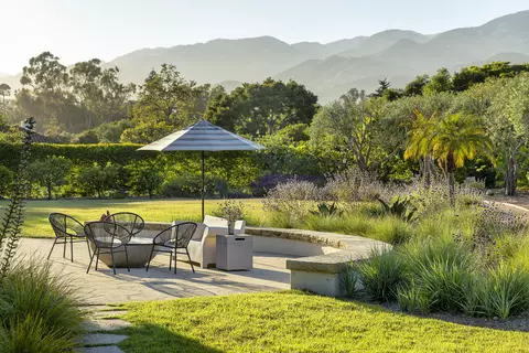 Exterior - 311 Meadowbrook Dr, Montecito, CA 93108 photo 3 of 10