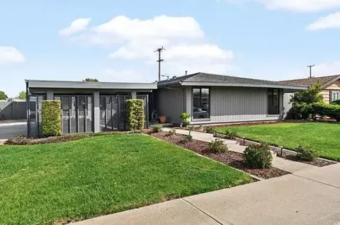 916 E Bush Ave, Lompoc, CA 93436