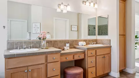 Bath - 528 Myrtle Ct, Solvang, CA 93463 photo 2 of 4