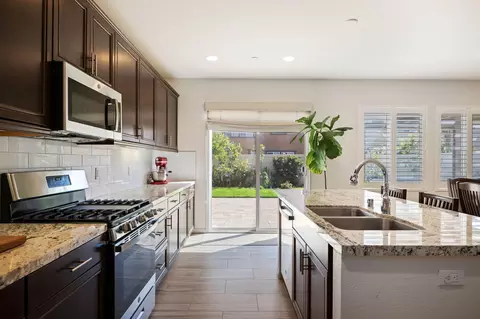 Kitchen - 620 Whalen Way, Oxnard, CA 93036 photo 3 of 3
