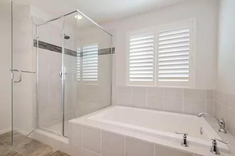 Bath - 620 Whalen Way, Oxnard, CA 93036 photo 2 of 4