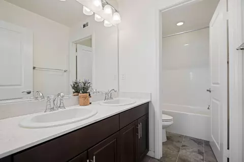 Bath - 620 Whalen Way, Oxnard, CA 93036 photo 3 of 4