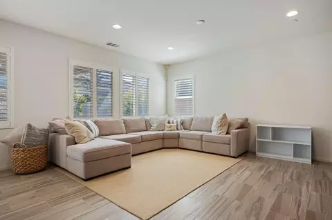Living - 620 Whalen Way, Oxnard, CA 93036 photo 2 of 2
