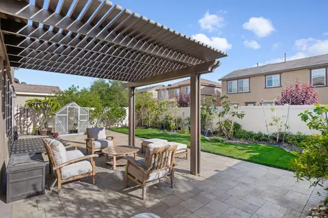 Exterior - 620 Whalen Way, Oxnard, CA 93036 photo 7 of 12