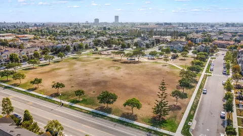 View/Area - 620 Whalen Way, Oxnard, CA 93036 photo 2 of 4