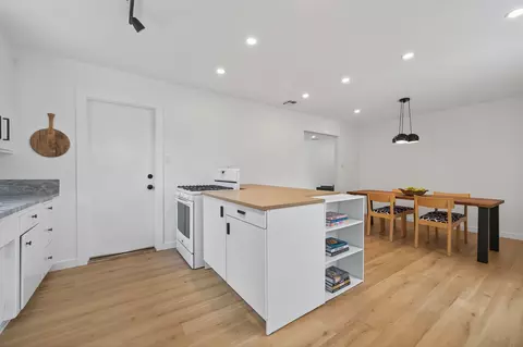 Kitchen - 35 Monte Via, Oak View, CA 93022 photo 1 of 3