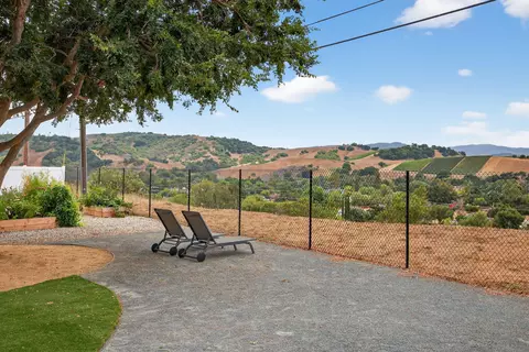 Exterior - 35 Monte Via, Oak View, CA 93022 photo 7 of 11