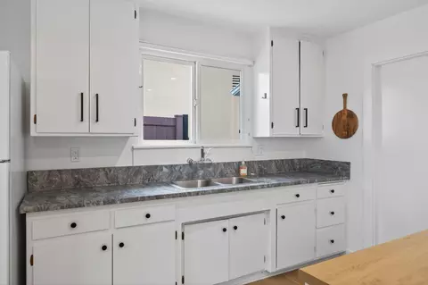 Kitchen - 35 Monte Via, Oak View, CA 93022 photo 3 of 3